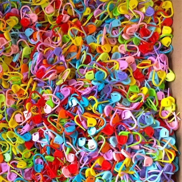 120-Pack: Mix Color Plastic Knitting Tools Locking Stitch Markers Crochet